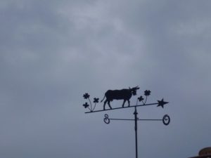 Vache-aux-fleurs-min-300x225